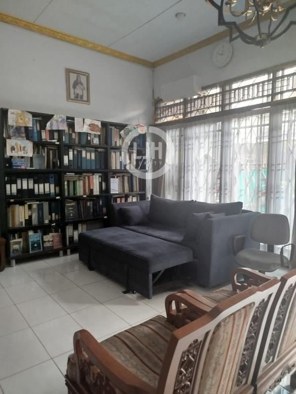 Dijual Rumah di Tomang Bebas Banjir