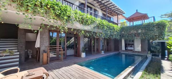 For Sale Tropical Villa In Prime Area Batu Bolong Beach, Canggu, Fully Furnished and Ready to Occupy