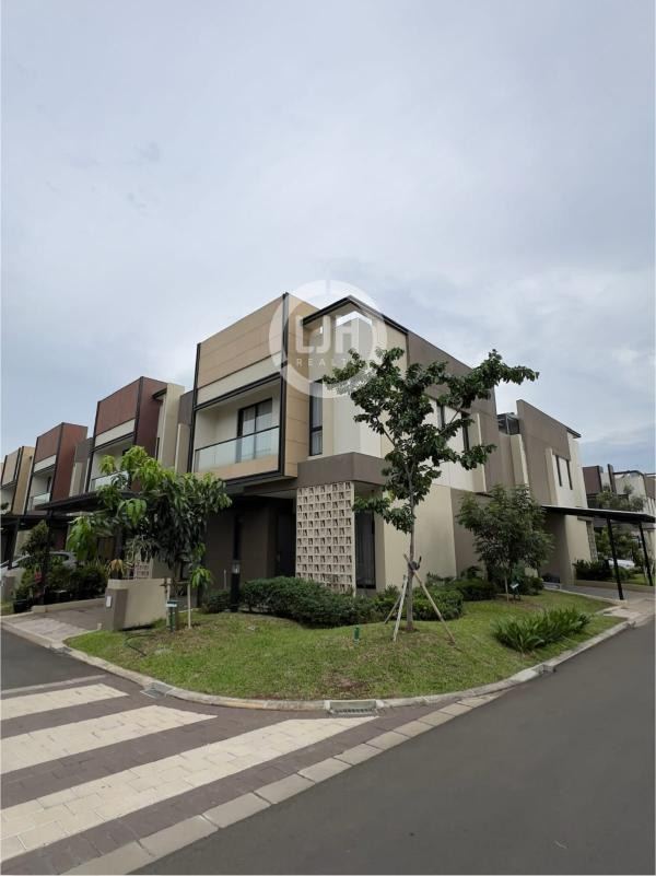 Rumah Posisi Hook Di Carson Selatan, Gading Serpong