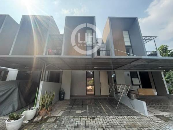 Rumah Cluster O2+, Full Renovasi, 2 Lantai, Luas Bangunan 80M2, SHM, Akses Langsung Tol Tambun, 500M Dari Mall Living World Grand Wisata Bekasi