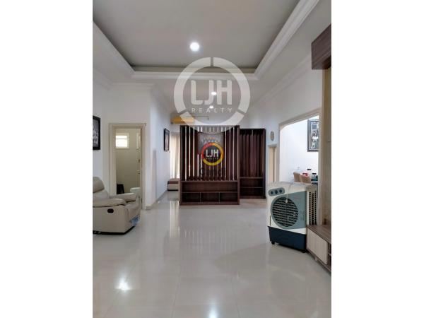 Rumah di Candi Golf Alamanda Semarang
