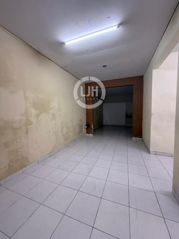 Bangunan cocok untuk usaha di jalan Mayjend Sutoyo