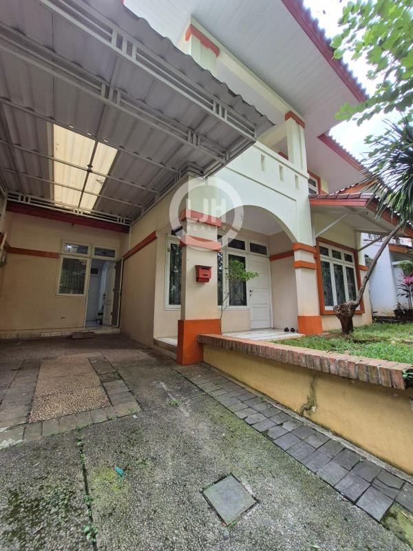 Disewakan Rumah Nyaman 2 lantai di kawasan elit Bintaro Jaya
