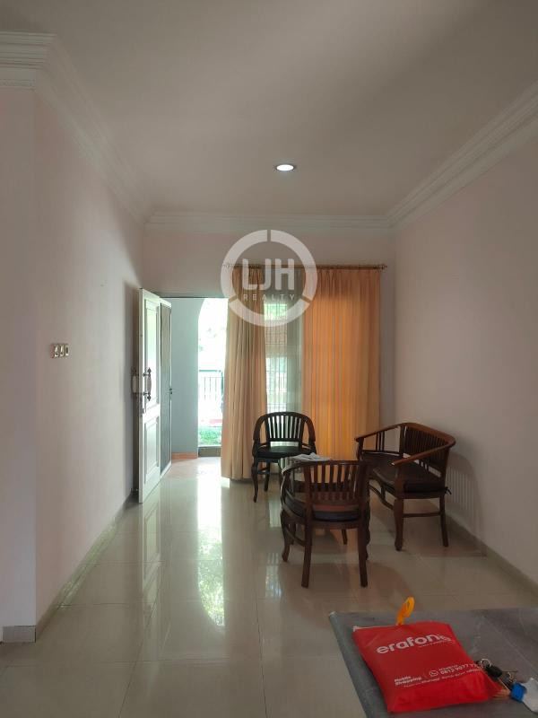Rumah siap huni di Graha Candi Golf