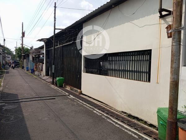 Rumah siap huni di jalan Plampitan