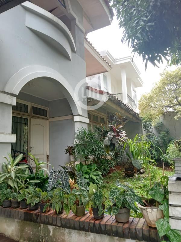 Rumah bagus 2 lantai di kawasan elit Bintaro Jaya