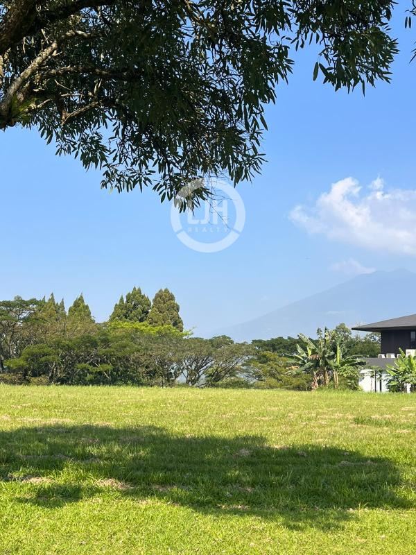 Tanah Gandeng Tiga Petak di Rancamaya Golf Estate Bogor