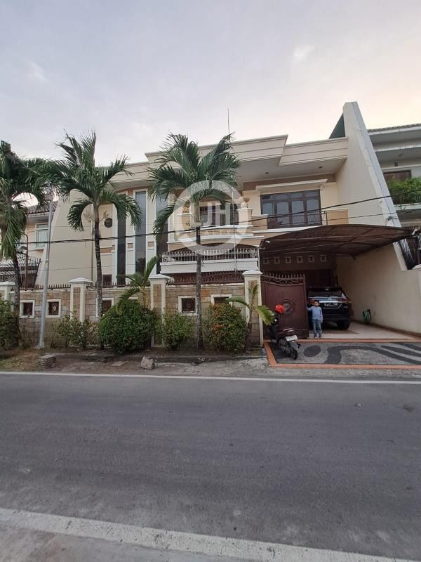 Rumah Mewah Pusat Kota 