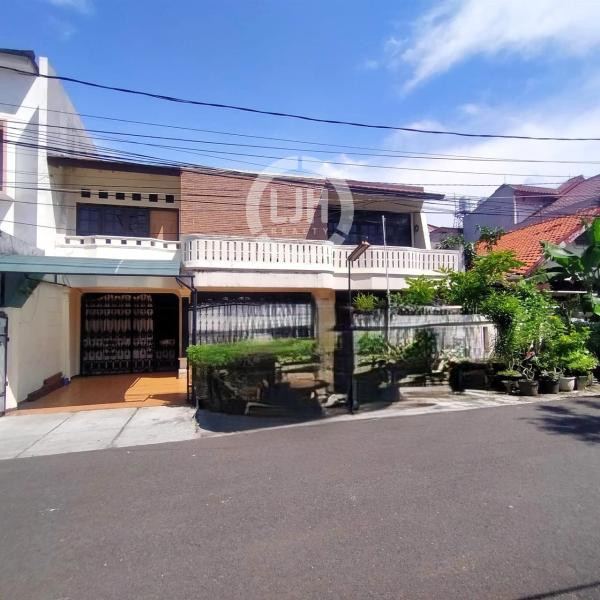 Rumah Luas Harga NJOP di Tebet, Jakarta Selatan.