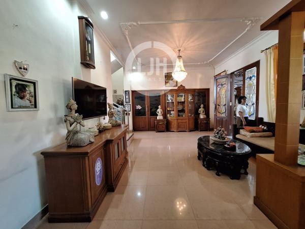 3 bedrooms house for sale at Denpasar, strategic location, well maintained, close to Wangaya Hospital and Denpasar City Park