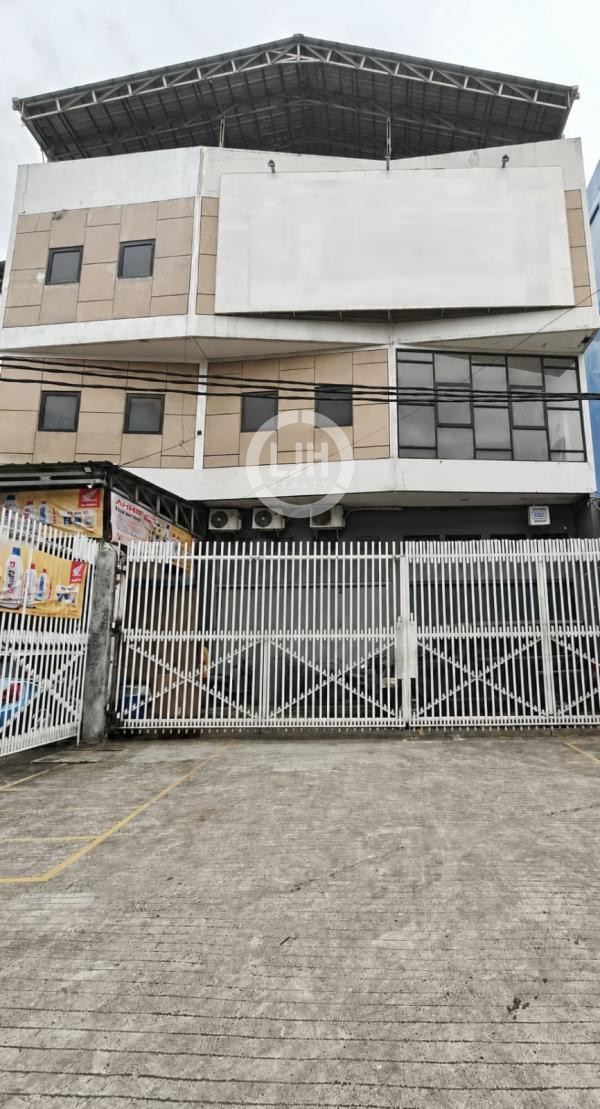 Disewa Ruko di Cakung jakarta timur 3 lantai lokasi setrategis (D0395)