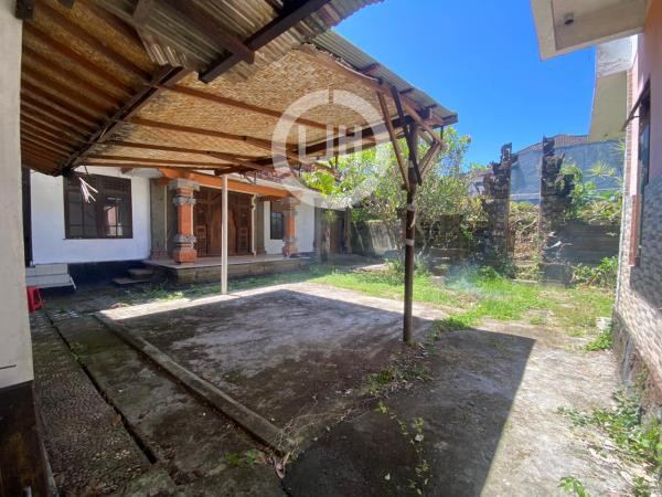For Lease House In Strategic Location Area Gatot Subroto Barat, Denpasar, Only 450 Meters From Main Road