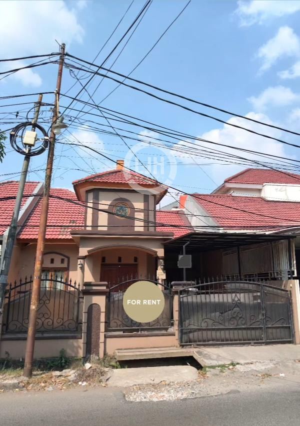 Rumah Siap Huni Pinggir Jalan Raya di Galaxy Bekasi 