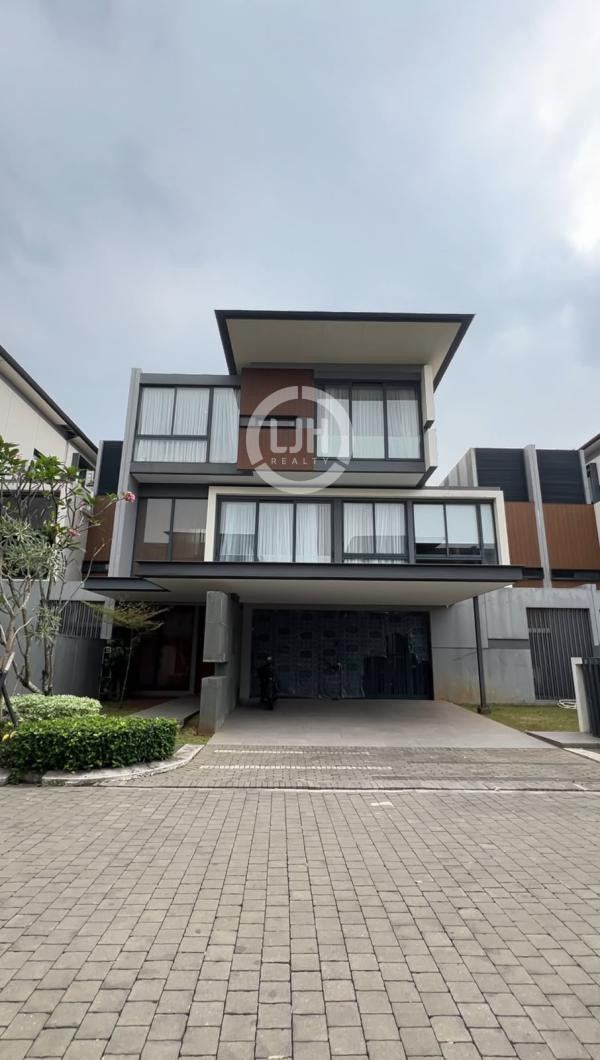 Custer Lyndon - Nava Park bsd 
