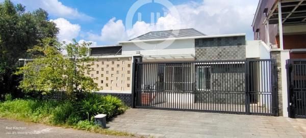 Best Deal! Rumah Citra Raya dengan Carport Luas dan Lokasi Favorit