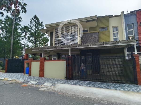 Rumah Hoek Strategis di Galaxy Bekasi