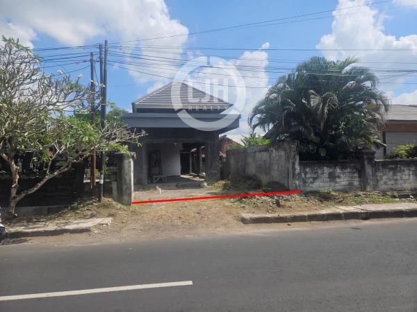 3 bedrooms house for sale at Tabanan, strategic location, only 10 minutes to Tabanan City Park