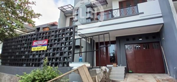 Rumah siap huni Graha Candi Golf Semarang Selatan – 8739