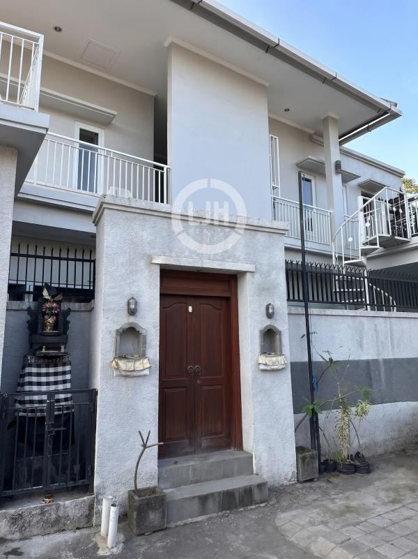 3 bedrooms house for rent at Canggu, strategic location, well maintained, close to Berawa area