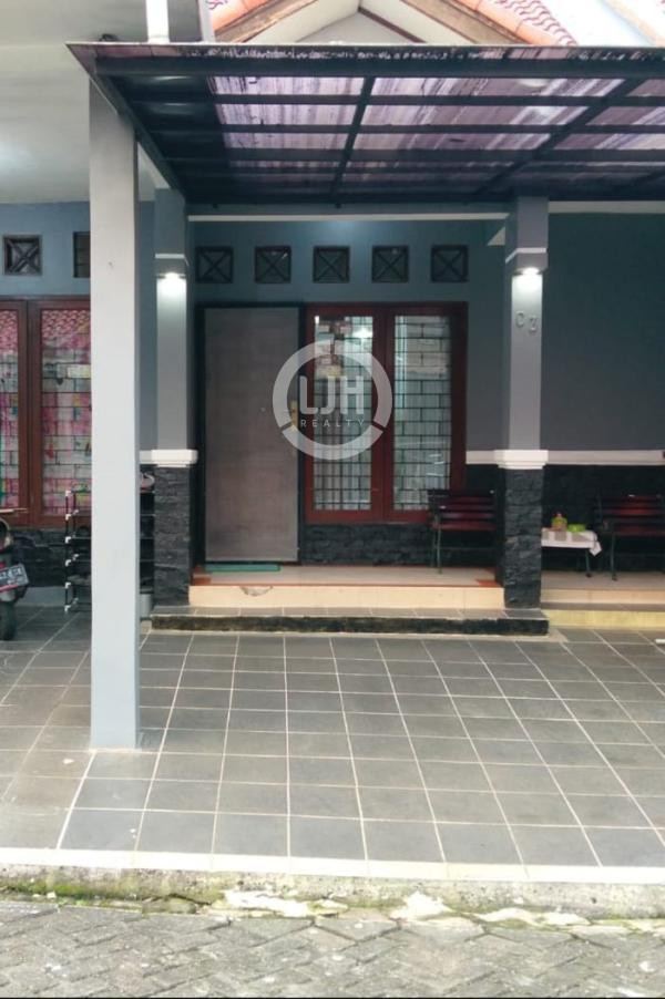 Rumah siap KPR di kawasan berkembang dekat akses Tol Limo Cinere