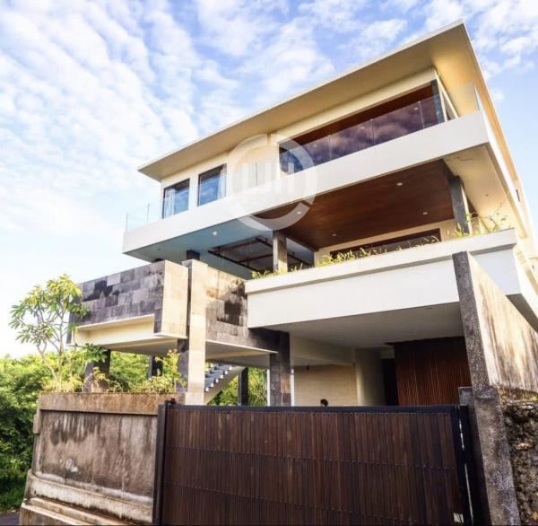 Luxurious Villa For Sale, 3-Storey, Ocean - View Sanctuary in Exclusive Jimbaran Estate