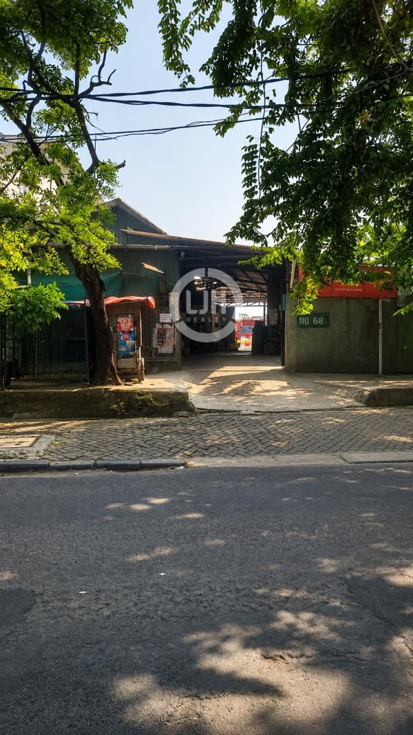 Dijual rumah tua hitung tanah Luas 868  m² di Jalan Arjuna - Jakarta Barat 