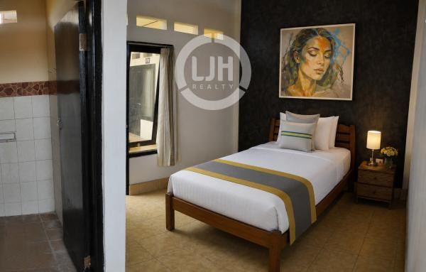 Boarding House for sale at Buleleng, strategic location, in the City area, close to Penimbangan Beach