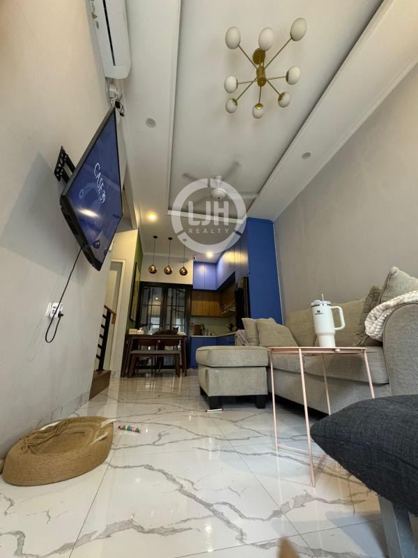 Rumah Siap Huni Di Casa 9 Cilandak, Jakarta Selatan