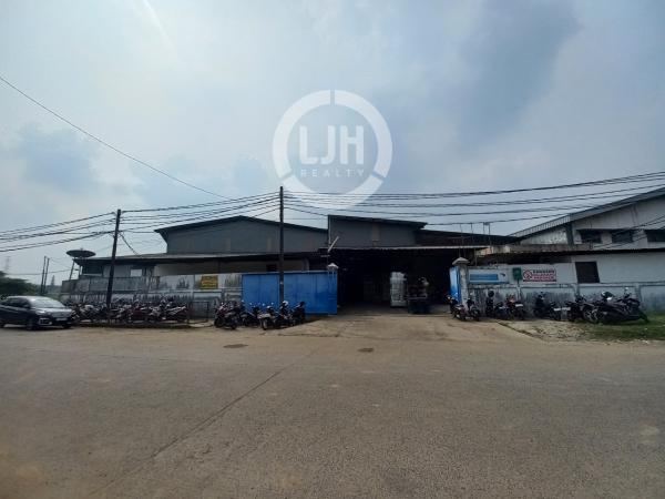 Pabrik masih beroperasi di lokasi yang strategis