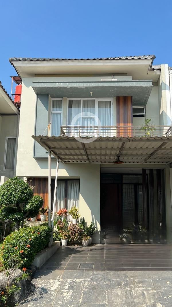 Rumah Cantik Siap Huni Dalam Cluster di Legenda Wisata, Cibubur.