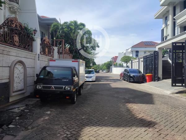Dijual Rumah siap huni 3 ½ lantai di Villa Gading Indah, kelapa Gading, Jakarta utara