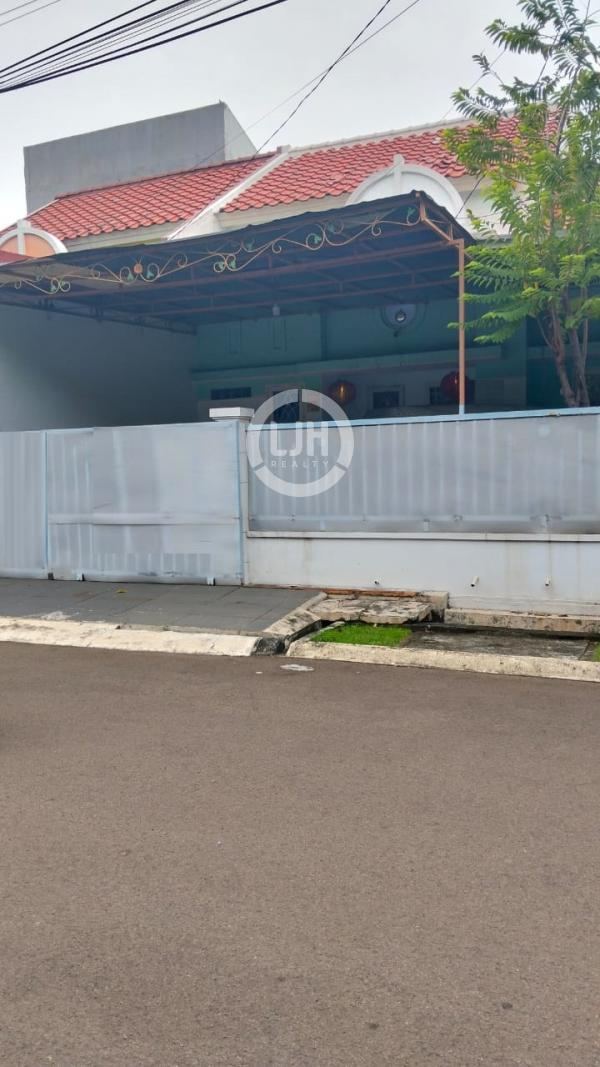 Dijual Rumah Bagus dan Modern siap huni di bulevar hijau (C1044)
