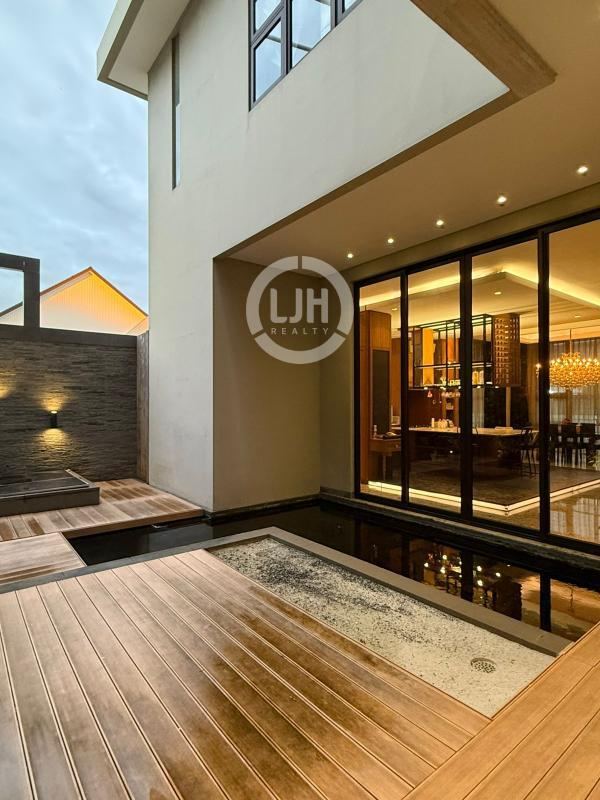 Rumah Mewah Cantik dan Siap Huni di Pelangi Raya, Kelapa Gading, Jakarta Utara