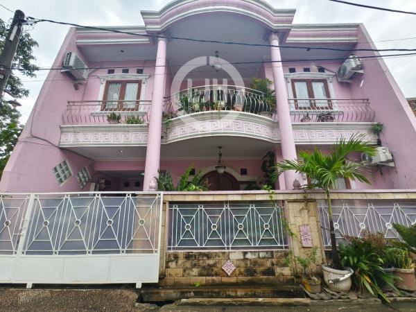 Dijual Rumah Luas 2 Lantai di Jatibening Bekasi