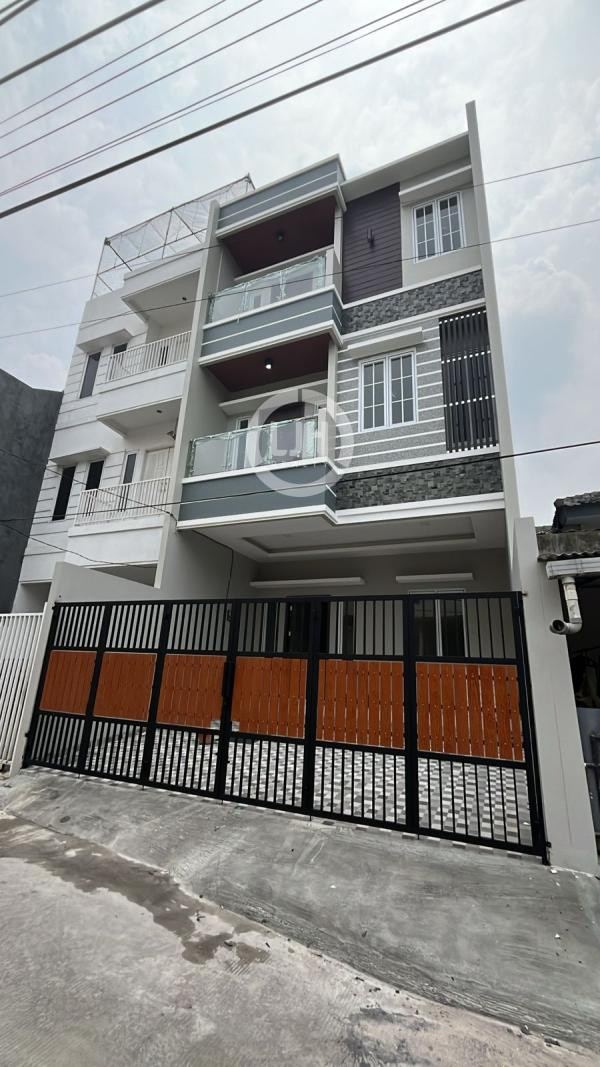 Rumah Siap Huni dalam Komplek di Tomang Jakarta Barat