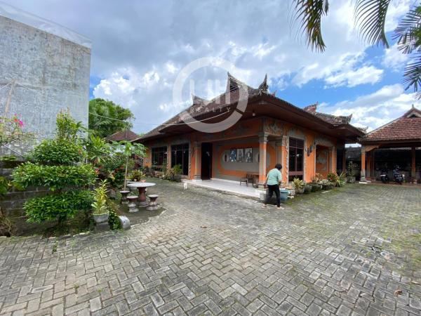 Maintained House With Modern Design at Tabanan, Located In Residential Area, Close to Tabanan City and Bung Karno Park