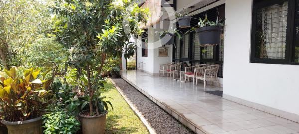 Di Jual Rumah Besar 1 Lantai Lokasi Strategis Di Kemanggisan, Jakarta Barat 