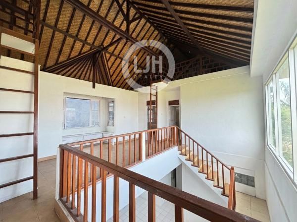 5 bedrooms house for sale at Batubulan, Sukawati, strategic location, well maintained, close to Denpasar area