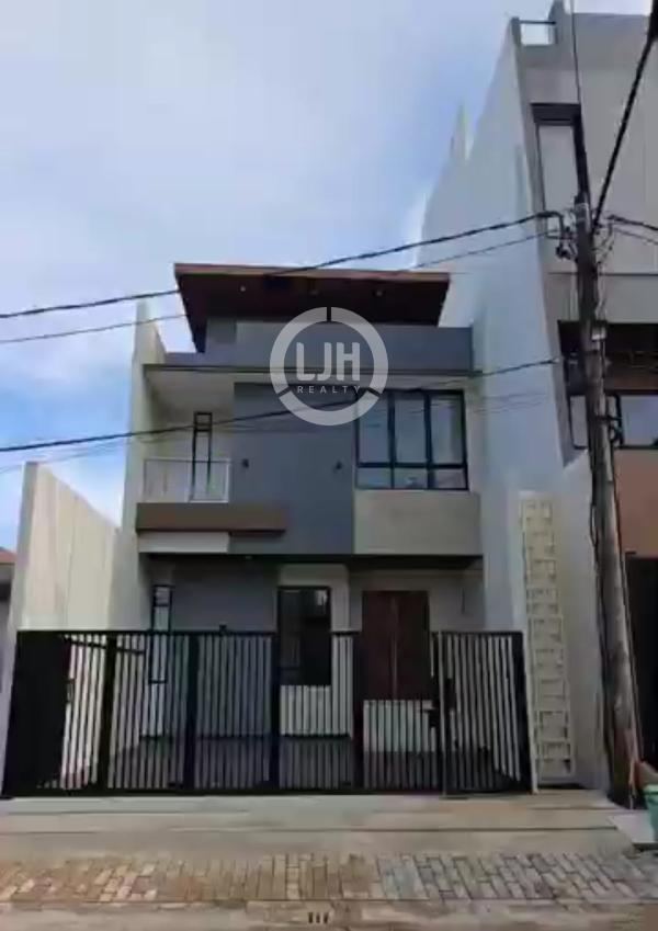 Di Jual Rumah 2 Lantai Bagus Dekat Pintu Tol Meruya Selatan, Meruya, Kembangan, Jakarta Barat