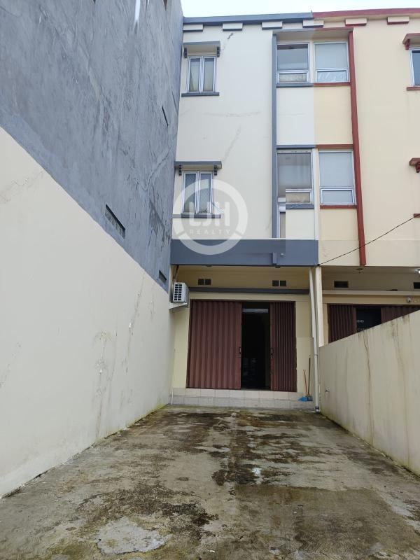 Dijual rumah bisa jadi tempat usaha di Harapan indah dekat SMPN 19 bekasi(D0093)