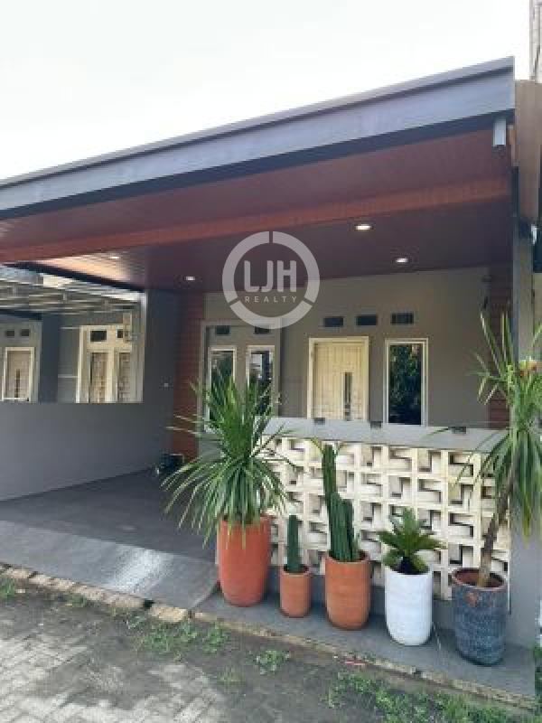 Rumah Siap Huni, Luas 72M2, Kamar Tidur 2, SHM, bisa KPR Full Furnished, Lokasi Strategis dan Memiliki Akses Langsung ke Grand Wisata, Lingkungan Nyaman, Sangat Cocok Hunian Keluarga, Mustikajaya 