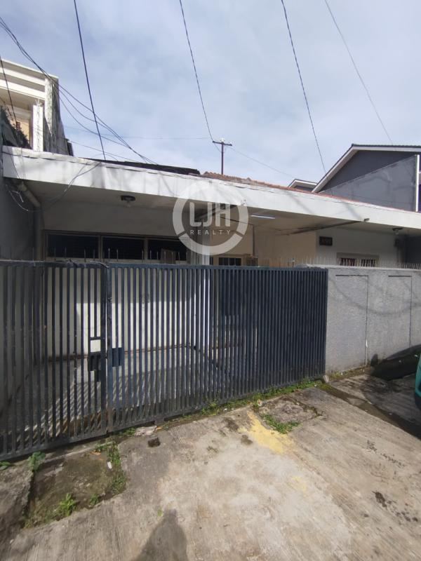 Di Jual Rumah Rumah Tua Pinggir Jalan Raya, Kemanggisan, Jakarta Barat