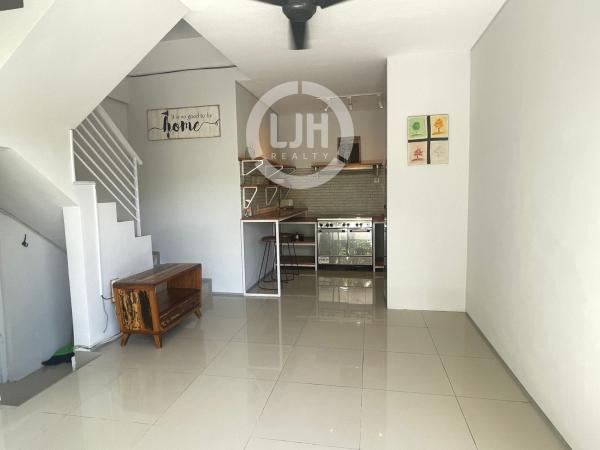 3 bedrooms villa for sale at Jimbaran, strategic location, well maintained, close to Udayana University