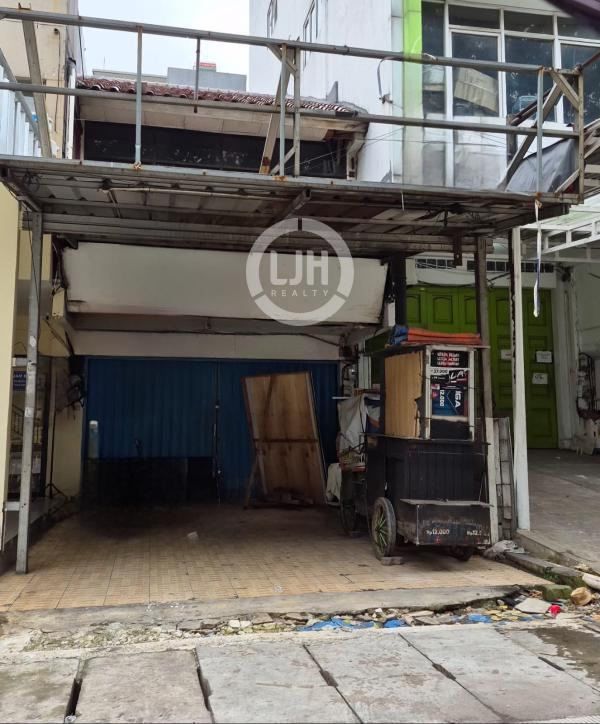 Ruko Disewakan Siap Huni di Boulevard Raya, Kelapa Gading, Jakarta Utara
