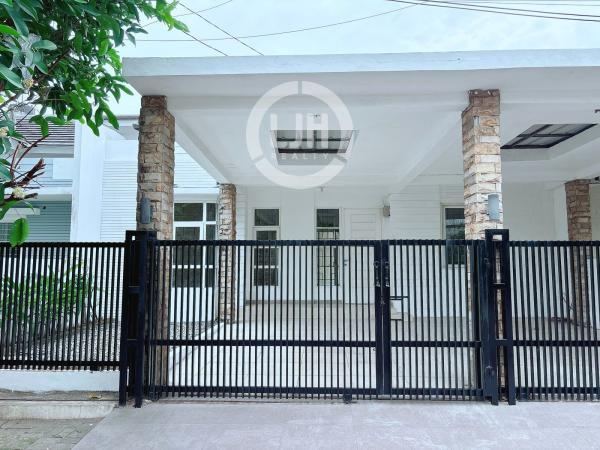 Rumah Siap Huni Di Cibubur Country, Gn. Putri, Bogor.