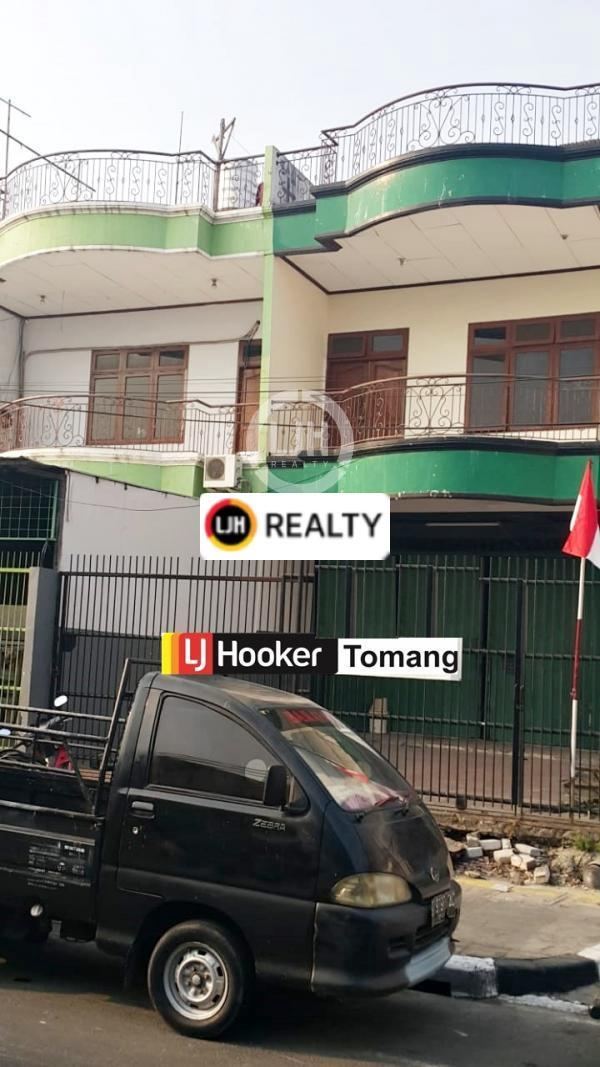 Di Jual Rumah 3 Lantai Lokasi Strategis Di Area Komersil di Grogol, Jakarta Barat