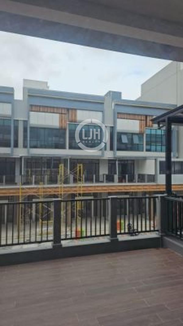 Ruko Crystal Boulevard 3 Lantai, Luas 189M2, Bebas Banjir, bisa KPR, Akses 6Km Dari Tol Bekasi Timur Summarecon Bekasi