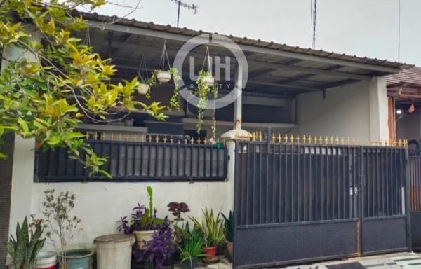 Jual Cepat Rumah di Panjibuwono bekasi dekat Kolam renang venetian (D0124)