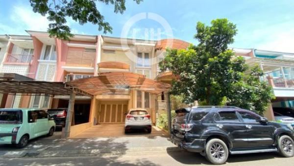 Rumah Grand Wisata 2 Lantai, Luas Tanah 200M2, Kamar 4+1, Full Furnished, bisa KPR, Hanya 100M Dari Mall Living World, dan Akses Langsung Tol Tambun Grand Wisata