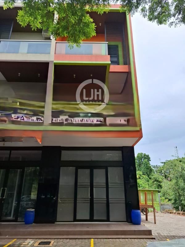 Ruko 3 Lantai Siap Pakai Di Raffless Hills, Cibubur, Depok.